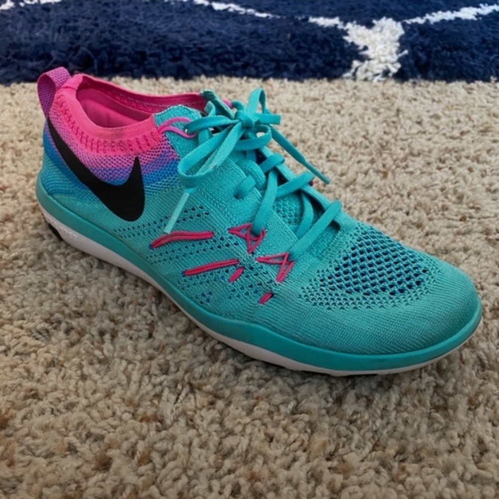 Nike Focus Flyknit